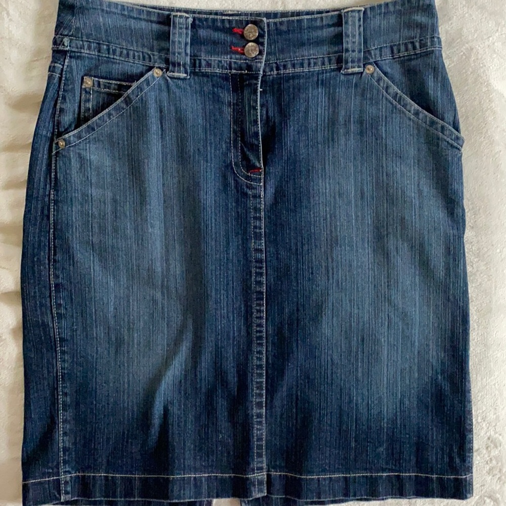 New York and Company size 8